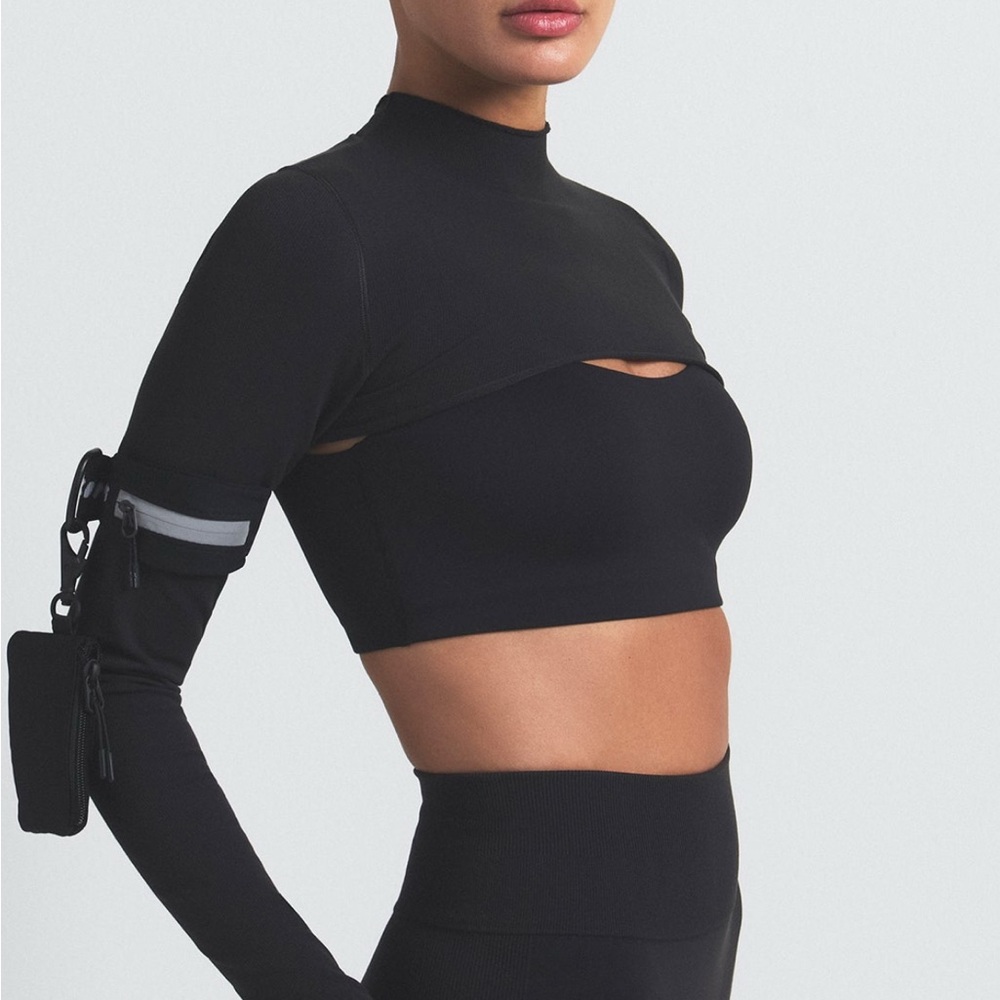 NikeSKIMS Black Vintage Seamless Shrug